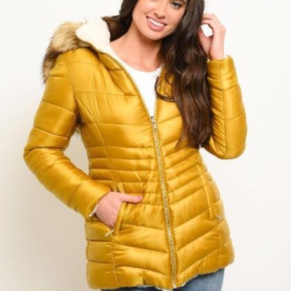 CHAMARRA DORADA GORRO BEIGE