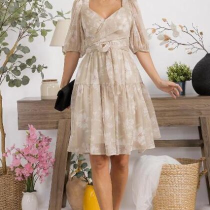 VESTIDO FLOREADO, ESCOTE ESPALDA