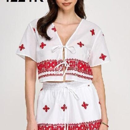 SET ROJO FIGURAS BORDADAS BLUSA CON AMARRE