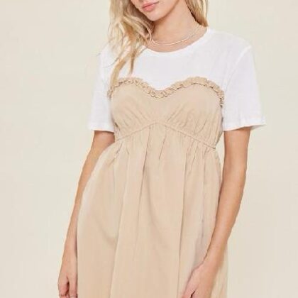 VESTIDO CON BLANCO, OLAN EN PECHO