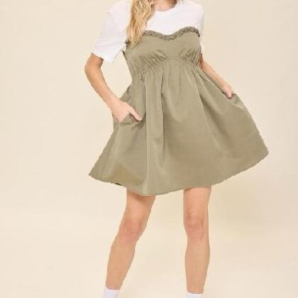 VESTIDO OLIVO CON BLANCO, OLAN EN PECHO