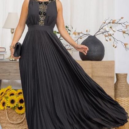 VESTIDO DETALLE DE BRILLOS EN PECHO