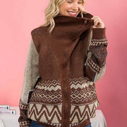 SUETER ESTAMPADO BEIGE CON CIERRE