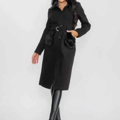 ABRIGO PELUCHE EN CUELLO Y BOLSAS