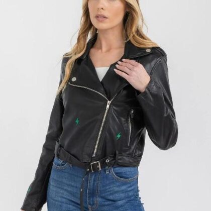 CHAMARRA NEGRA VINIL ESTAMPADO