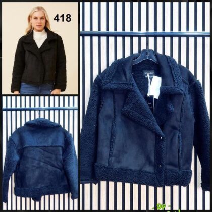 CHAMARRA NEGRA ABORREGADA BOTONES