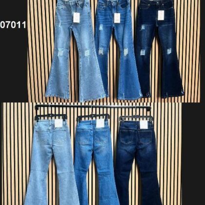 PANTALON ACAMPANADO PIERNA RASGADA MARINO