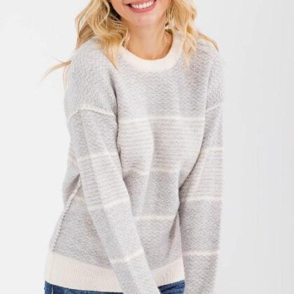 SUETER GRIS CON ONDAS