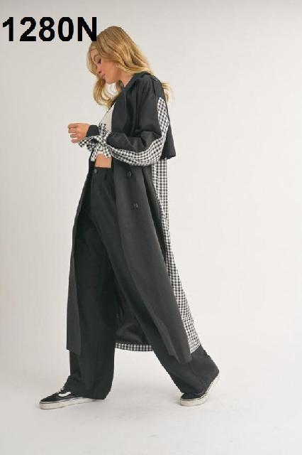 GABARDINA NEGRA MANGAS CUADRADAS S/