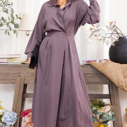 VESTIDO GRIS OSCURO, BOTON EN CINTURA