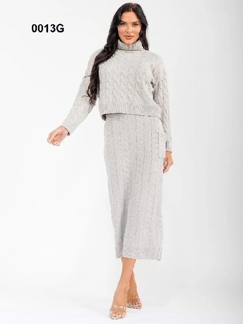 SET GRIS TEXTURA TRENZA, FALDA LARGA CON BOLSA