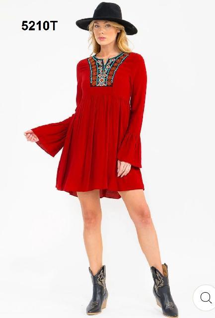 VSTIDO BORDADO EN PECHO, CORTO