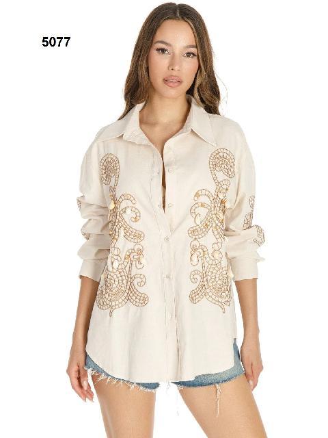 CAMISA BEIGE DE MANTA, CON CONCHAS