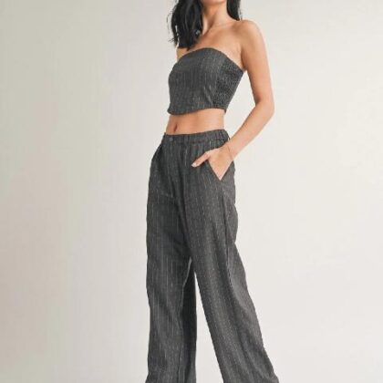 SET GRIS DE VESTIR, RAYAS BLANCAS