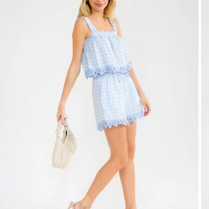 SET CUADRICULADO CON ENCAJE