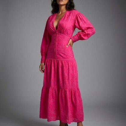 VESTIDO FUCSIA FLORES BORDADAS, CINTURA ABOTONADA