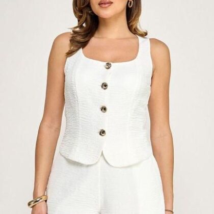CONJUNTO BOTONES DORADOS EN SHORT Y BLUSA